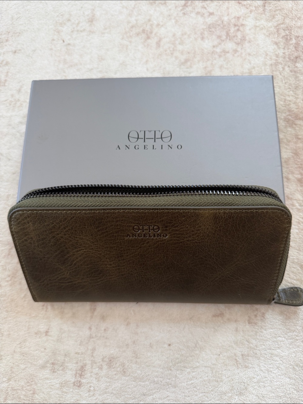 Otto Angelino Genuine Leather Zippered Clutch Purse with Phone Compatible Slots